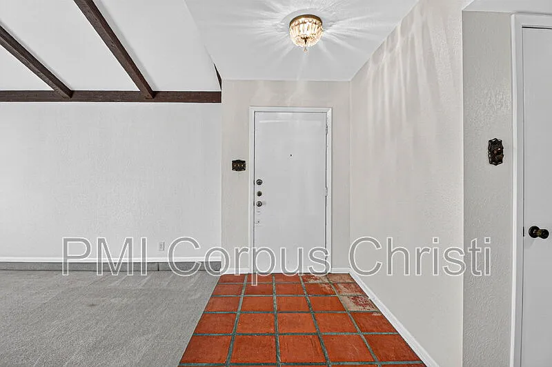 3 bed, 2.0 bath, 2122 sqft, $2,275 — Photo 4