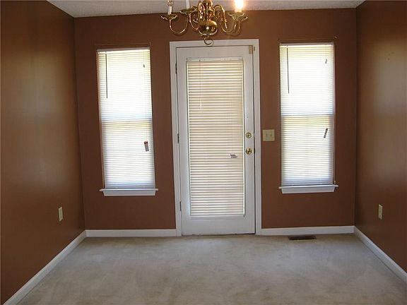 5th image of 2990 Dalton Ln