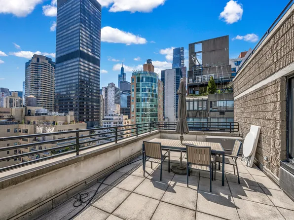 309 East 49th Street image 14 of 17