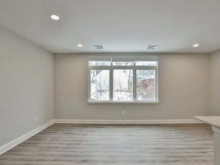 The Reserve on Hackett Apartments — Photo 11