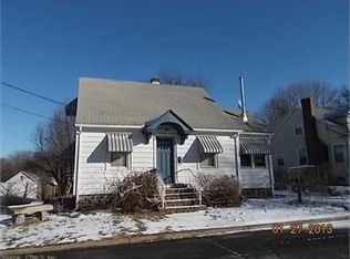 29 Pine St, Waterford, CT 06385