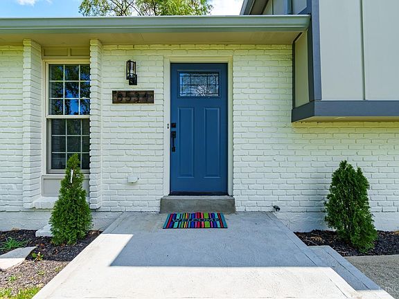 3rd image of 8534 Ashwood Dr