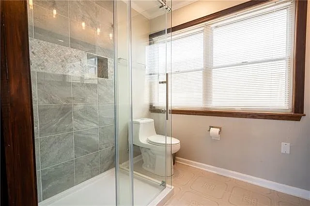 8502 Edinburgh St — Photo 13