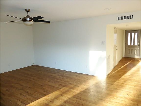 5th image of 1625 Dell Oak Dr