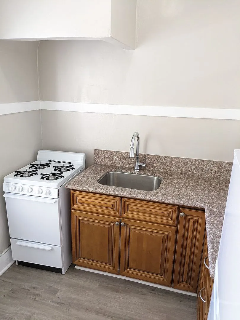 406 Linden Avenue — Photo 3