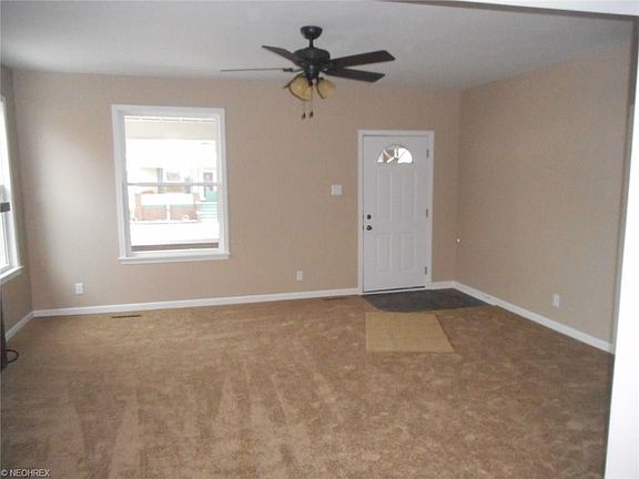 3rd image of 322 Walnut St