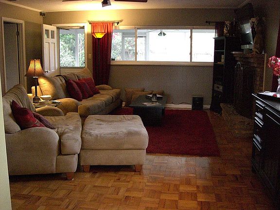 2nd image of 1513 Montcalm St
