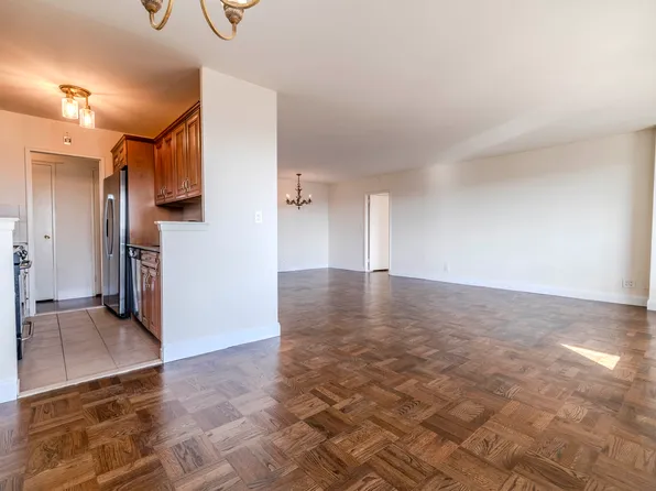 166-25 Powells Cove Boulevard image 22 of 33