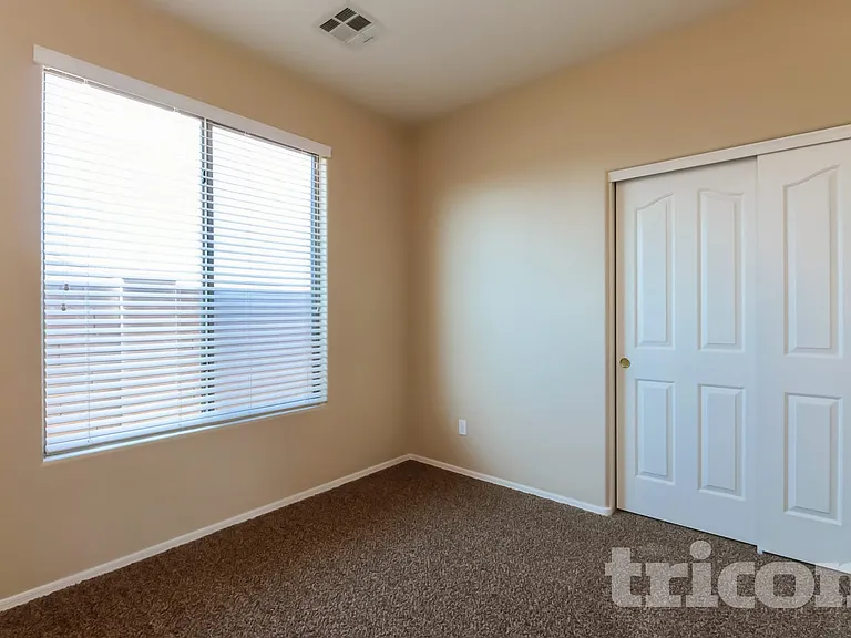 36497 W Barcelona Ln — Photo 11