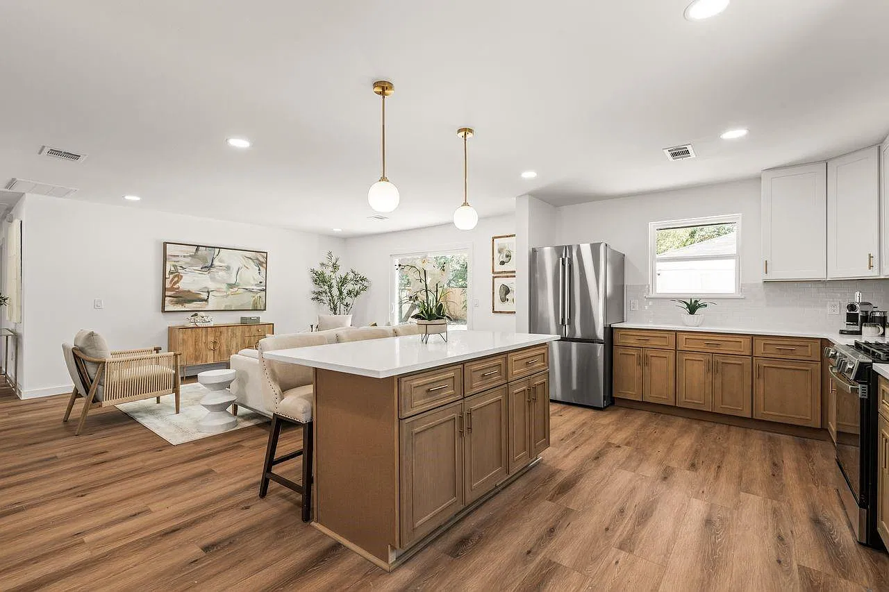 3 bed, 2.0 bath, 1818 sqft, $3,490 — Photo 4