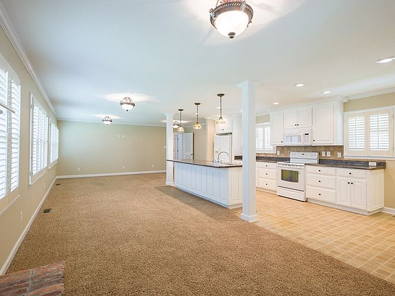 5th image of 2310 Park Ln