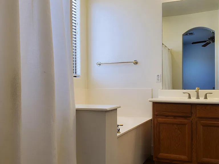 2430 E Darrel Rd — Photo 39