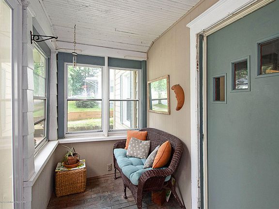 4th image of 1604 Park Ave