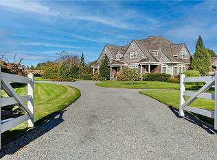 110 Farmlands Dr, Portsmouth, RI 02871