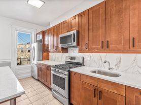 75-07 61st St, Ridgewood, NY