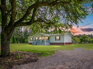 658 Crawford Rd, Bonneau, SC 29431