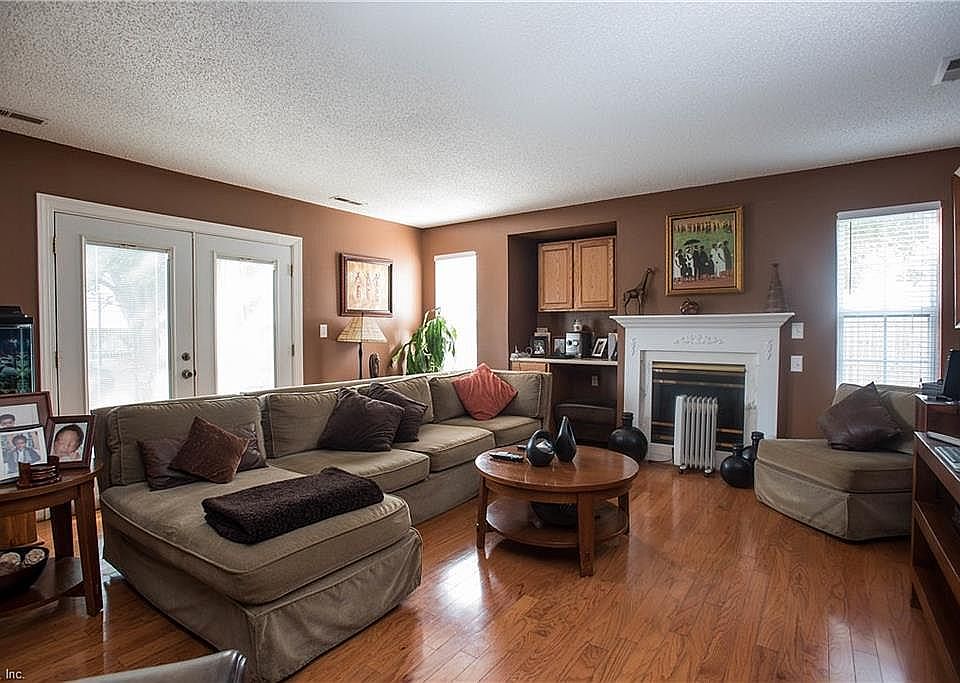 1st image of 1104 Waterstone Ct