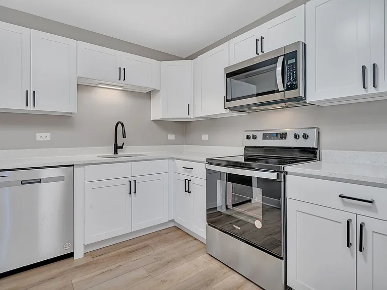Iron Gate Apartments — Photo 46