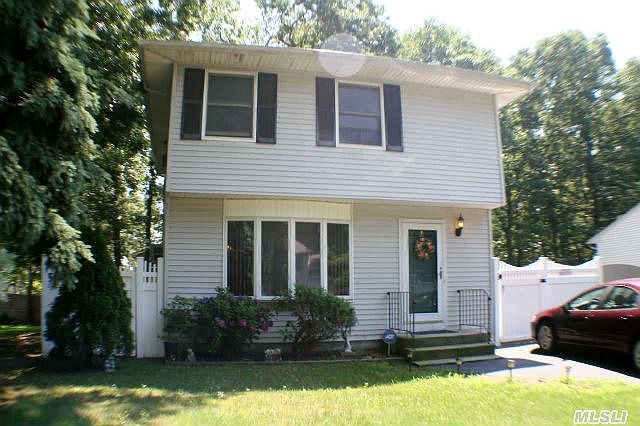 1st image of 10 Gerta Ct