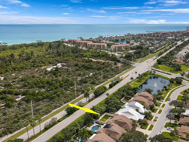 111 Seashore Dr — Photo 3