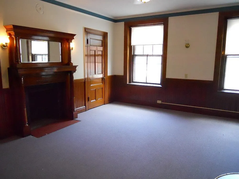 39 Pleasant St — Photo 4