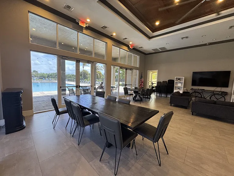 1804 SW Jamesport Dr — Photo 39