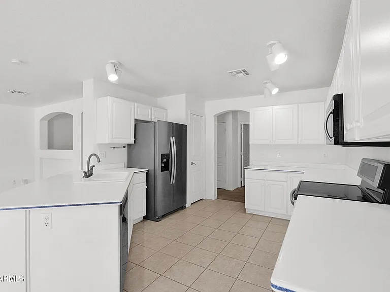 3415 E Menadota Dr — Photo 14