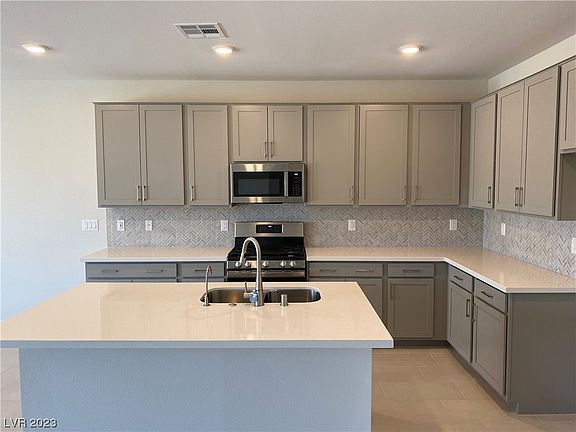 4th image of 6733 Sacred Palm St