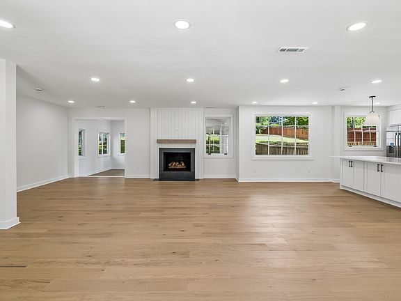 3rd image of 1314 Dalemere Dr