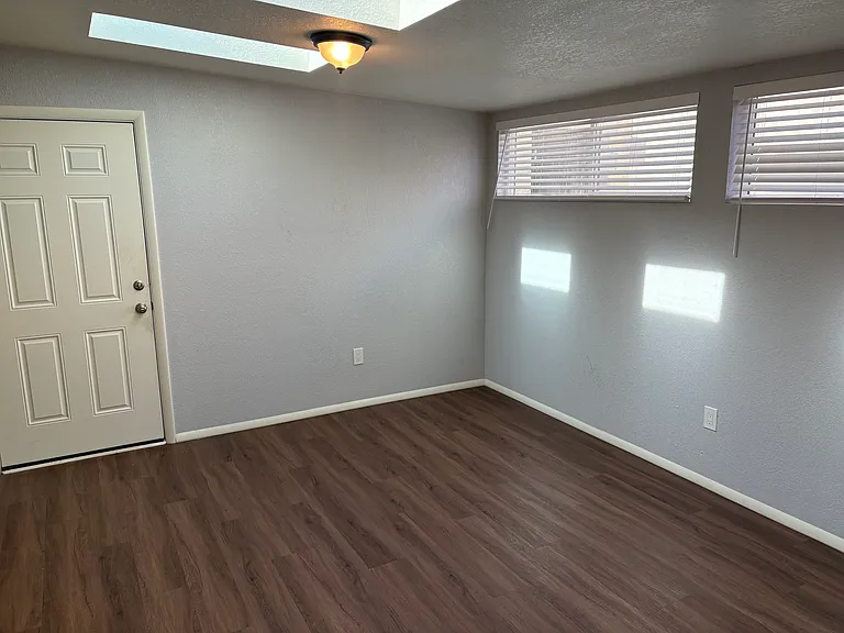 1517 N Tennyson St — Photo 8