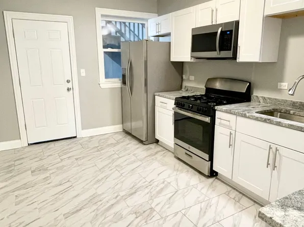 2207 N Mango Ave, Chicago, IL 60639