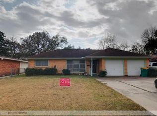 2817 Katherine St, La Marque, TX 77568
