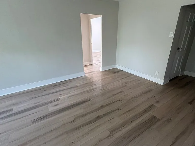 Renovated Studios, 1, & 2 bed apartments! — Photo 18