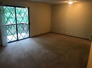 3417 W Baskin Rdg APT 8, Peoria, IL 61604