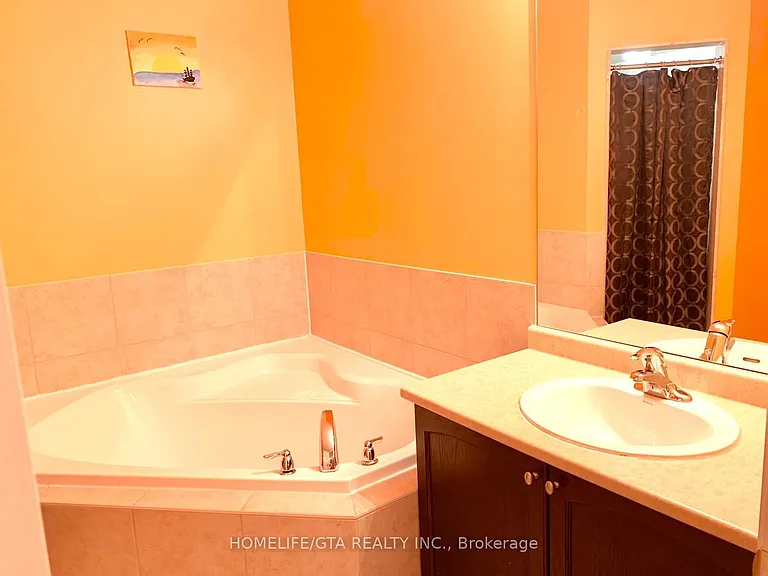 92 Todhunter Cres — Photo 10