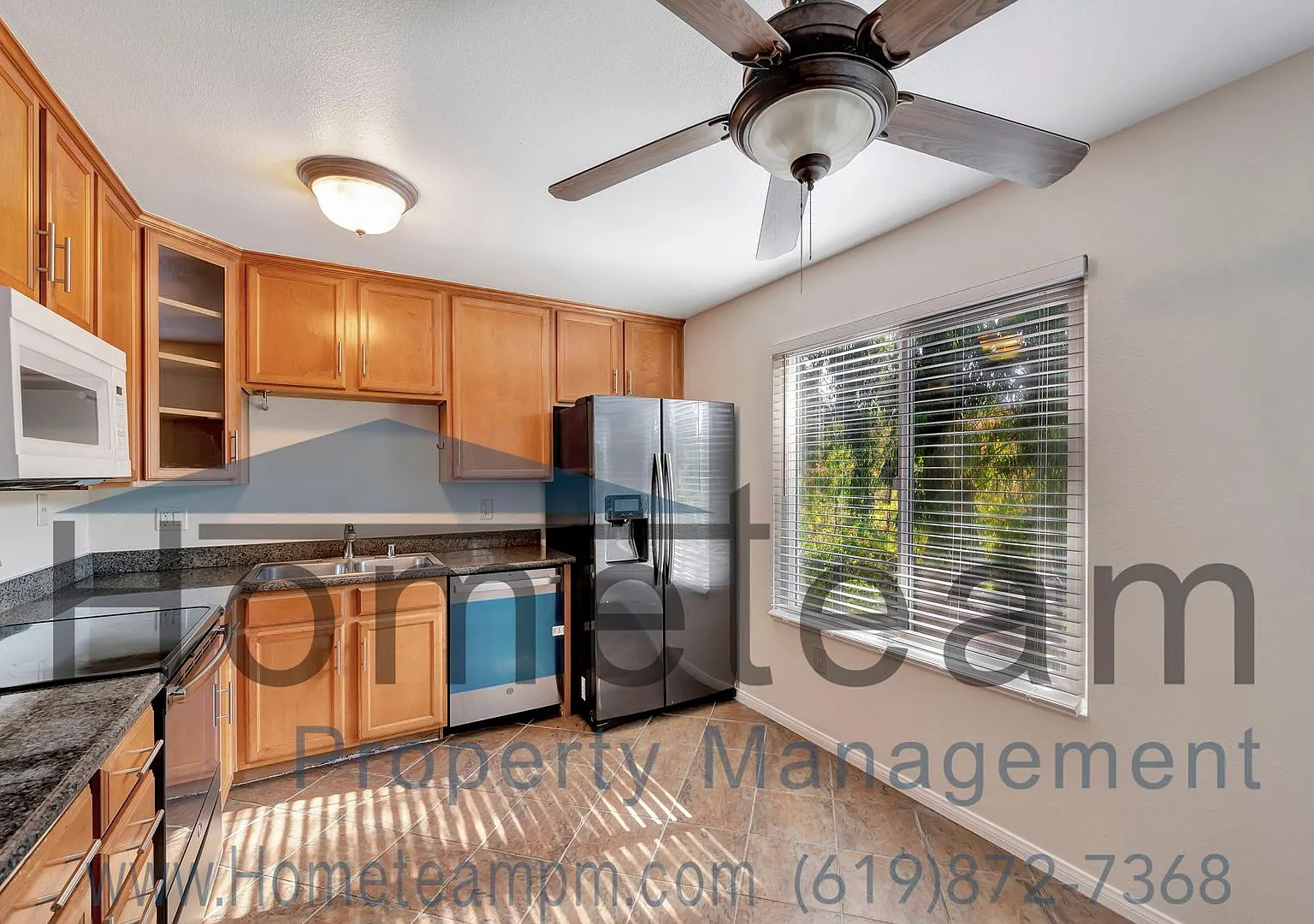 2 BR / 1.5 BA San Diego Condo — Photo 2