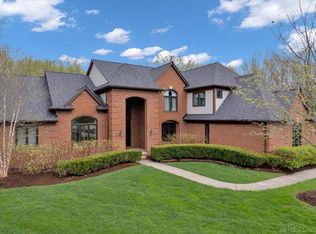 3668 May Center Ct, Lake Orion, MI 48360