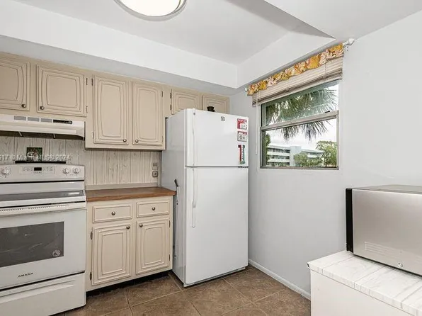 117 Royal Park Dr APT 2G, Oakland Park, FL 33309