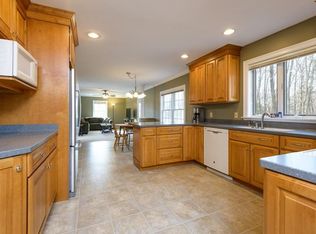 60 Prospect St, Rutland, MA 01543