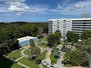 Cond Los Almendros Plaza Torre 1 701 Calle Eider A — Photo 8