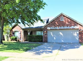 12532 S Cedar Ave, Jenks, OK 74037
