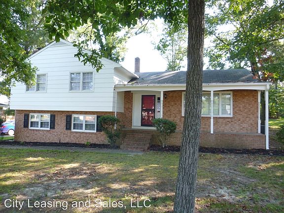3rd image of 7448 Lexington Dr