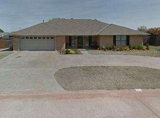 612 Rueter Ln, Okarche, OK 73762