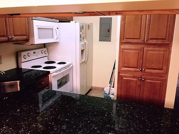 3rd image of 719 Sunny Pine Way APT B1