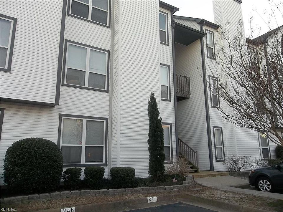 1st image of 3201 Jade Ct APT 104
