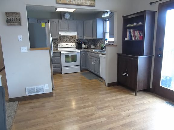 4th image of 1488 N 8th St