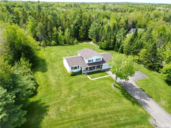 68 Somerset Dr, Hanwell, NB E3C 1M8