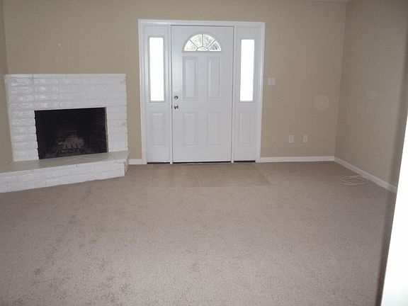 2nd image of 430 Woodlawn Ave APT A