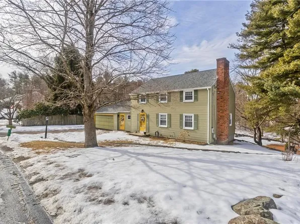 11 Roselawn Ave N, Forestdale, RI 02824