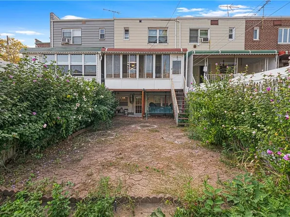 1931 East 52nd Street image 10 of 21